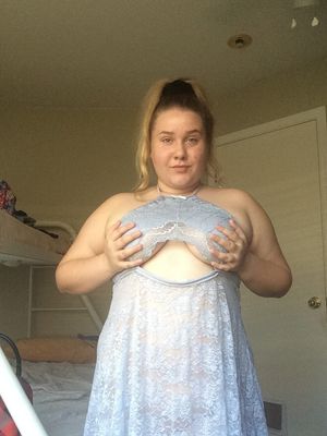 BBW Blog: Amateur Blonde Teen Mya Outtakes-Body Positivity
