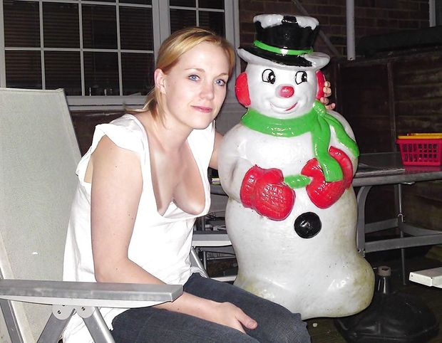Carrie Shows Off Her Tits
