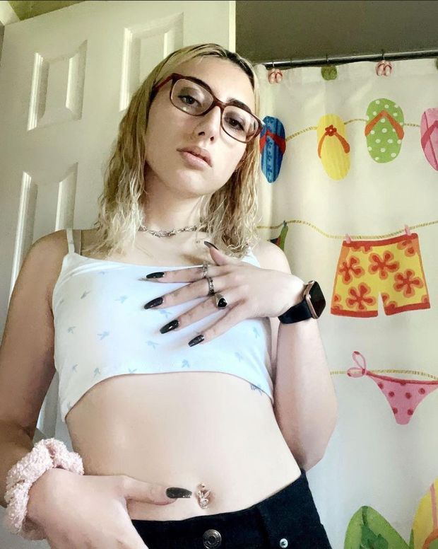 Slutty lil aspiring singer Francesca Melone being seductive using her fuck me eyes