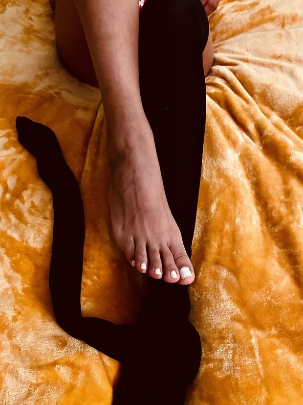 latina feet