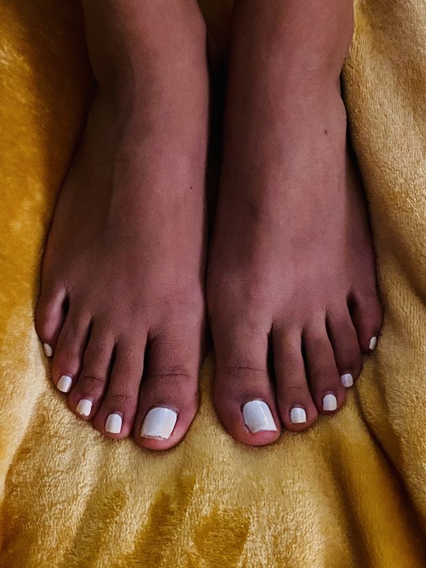 latina feet