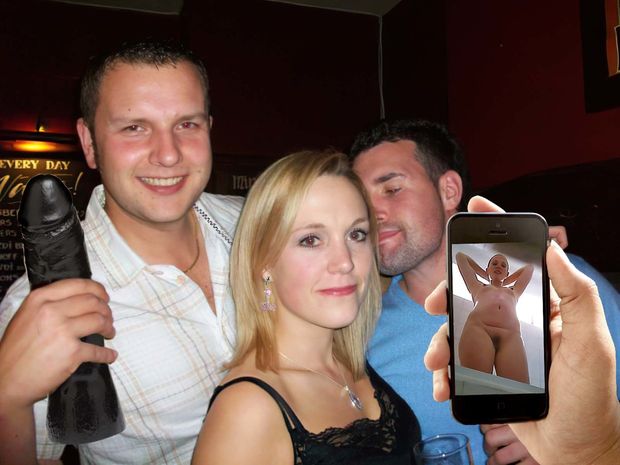 Carrie Naked On Her Friends Phone