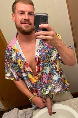 Hot gay bear into videogames and Pokémon living in Concord, NH and ready to date