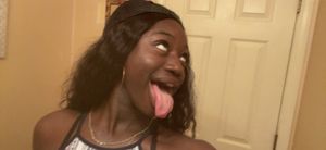 Someone cum in her mouth