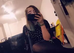 Sexy lil brunette Lou self shot