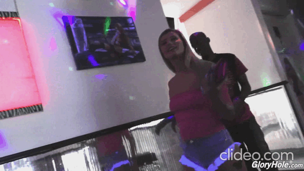 BBC-White-Blonde-Slut-Carolina-Sweets-Sexy-Walking-In-Reverse-Public-Gloryhole