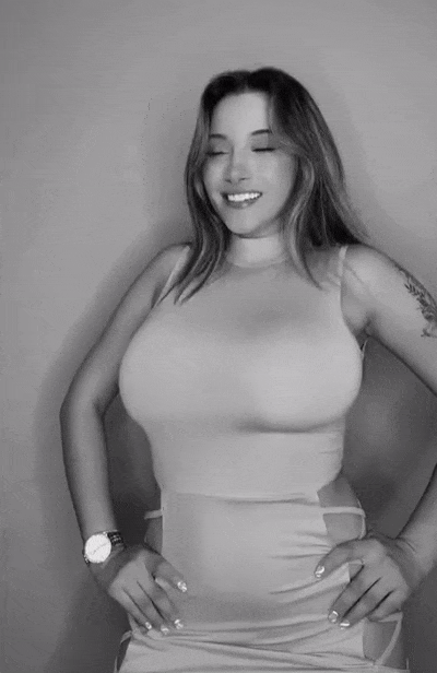 Bouncing boobs !