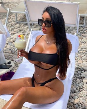 Gorgeous body perfect tits