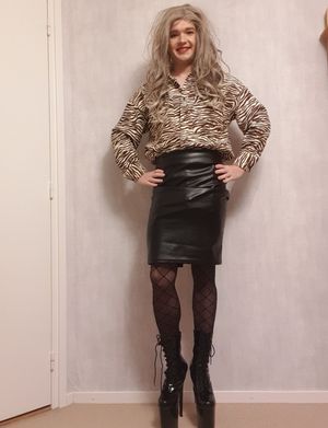 Higher heels = lesser IQ