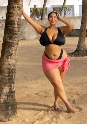 Katelyn Sade looking beautiful in her Black bikini