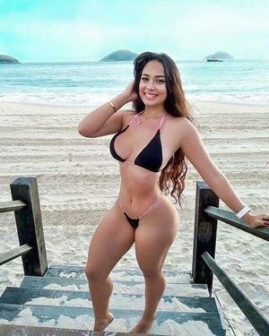 Fit babe in swimsuit