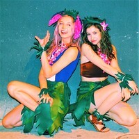 Katelyn Nacon w / fellow friend pic!