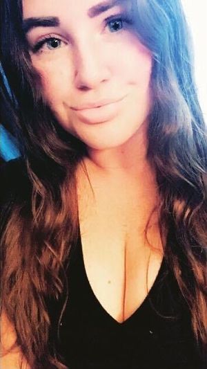 beautiful hottie with big ttits