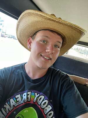 20 years old cowboy in Waxahachie, TX accepting that he is homosexual