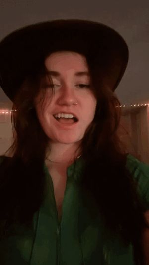 HowdyHowdyYall1 "Please look at my tits"