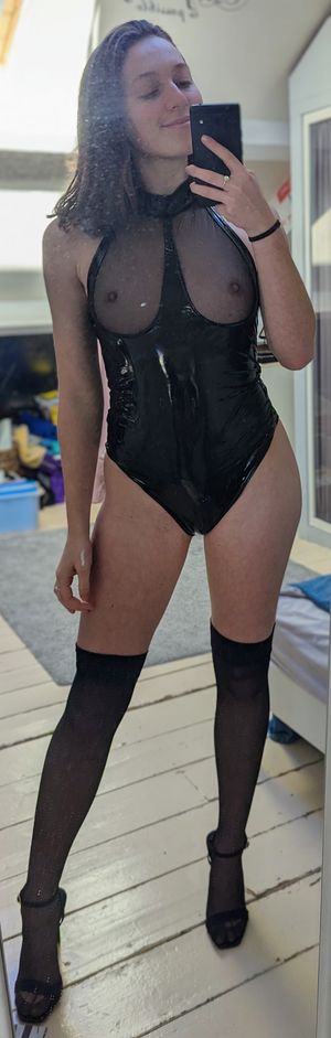 I'm a kinky slut! What would you do to me?