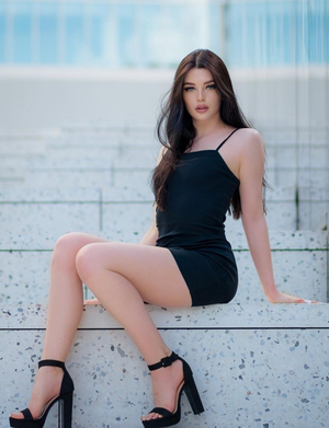 She’s a model and a cumslut