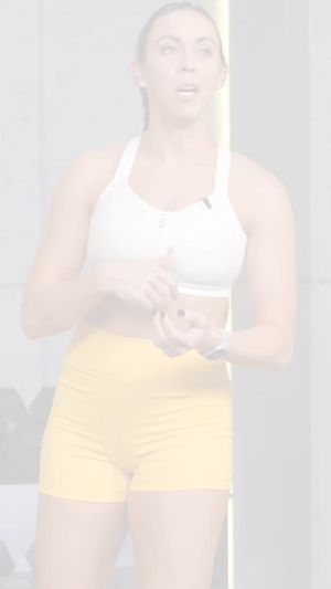 Sydney Cummings (sexy cameltoe)