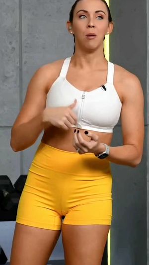 Sydney Cummings (cameltoe )