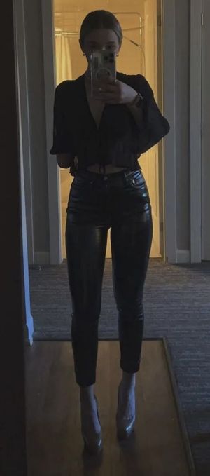 sexy tight leather pants