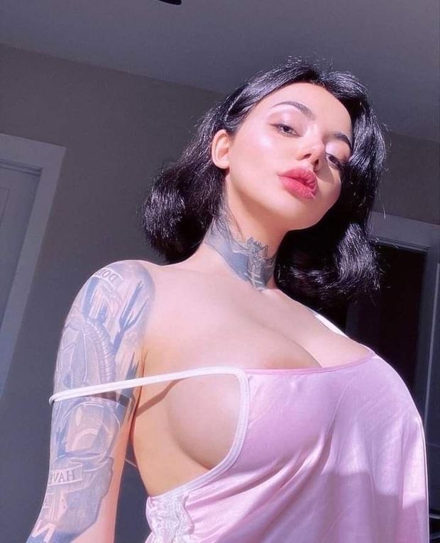 Tattoo babe