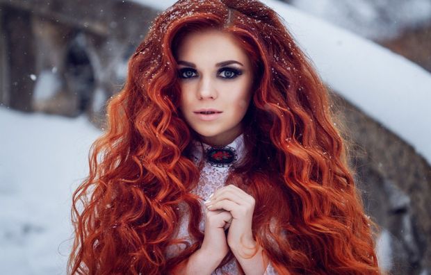Nina Burns red hair
