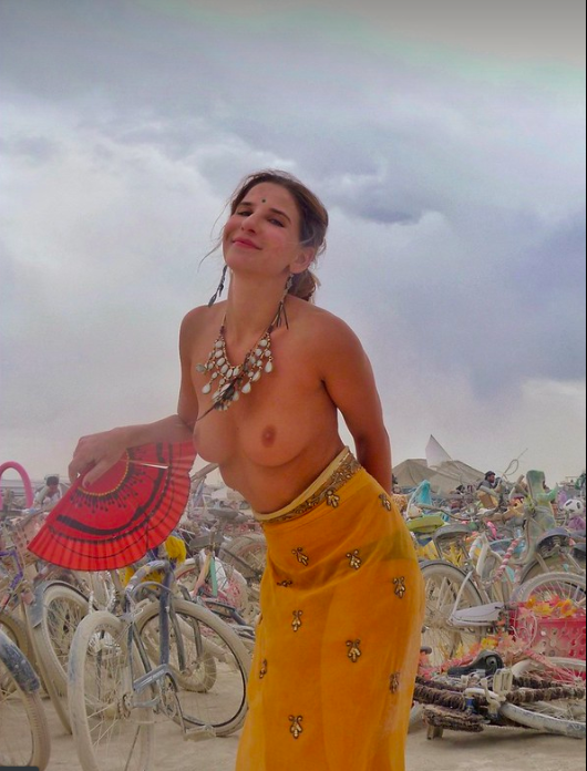 Fan, Sari, and Playa Bikes