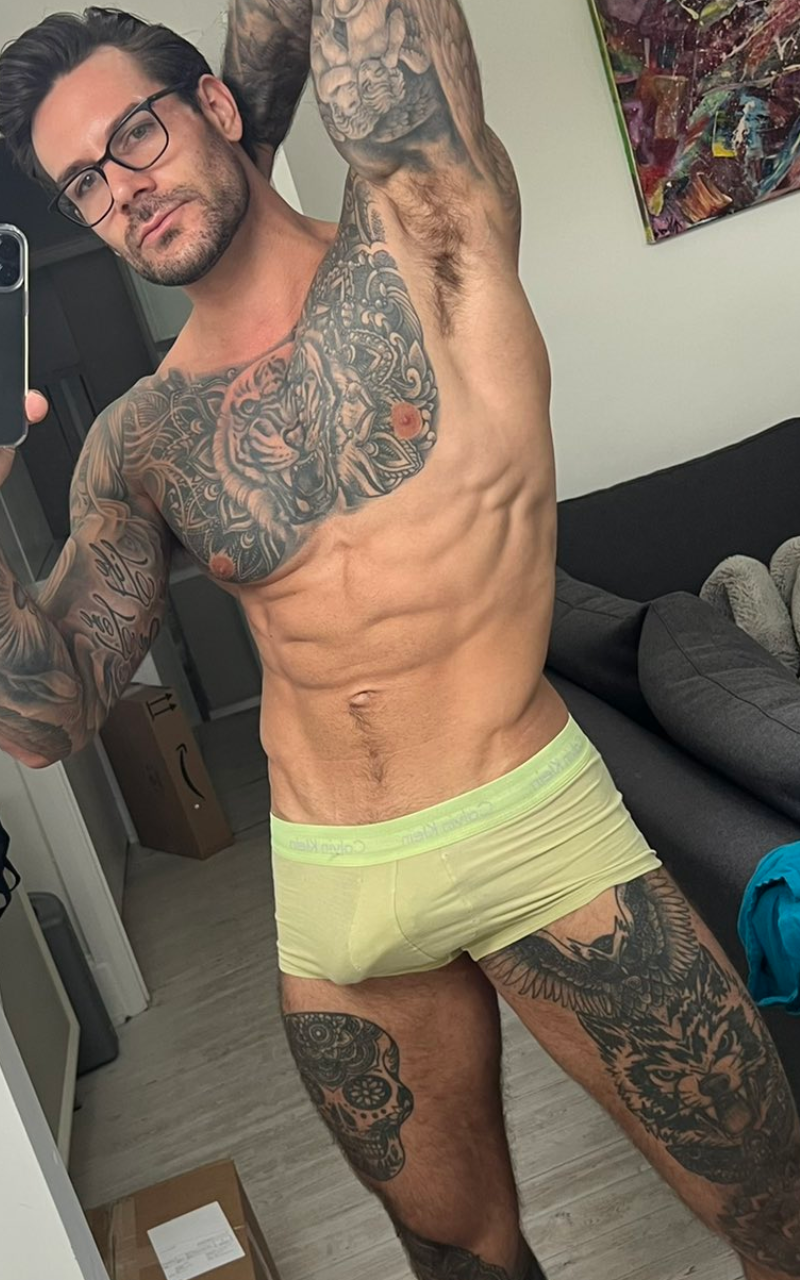Stud with a bulge
