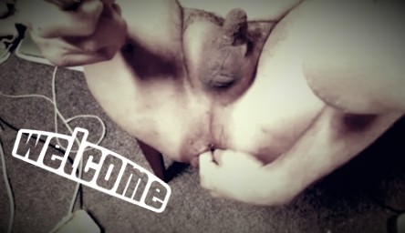 I love to rub my anus with my hand