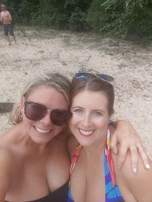 U go big boobie MILFs