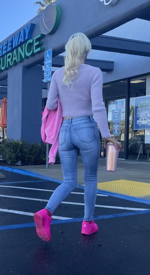 Fine asses out and about