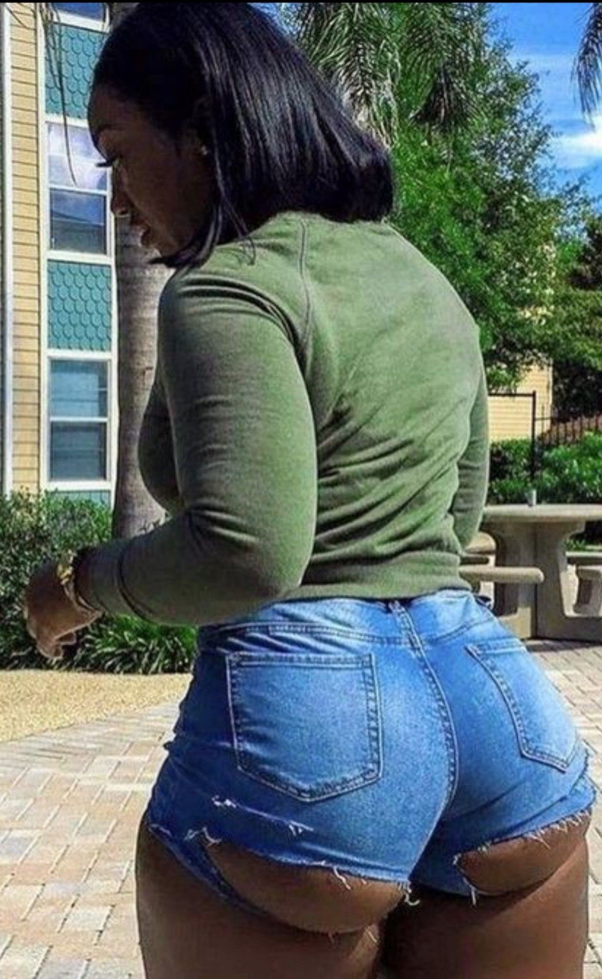 TIGHT SHORTS
