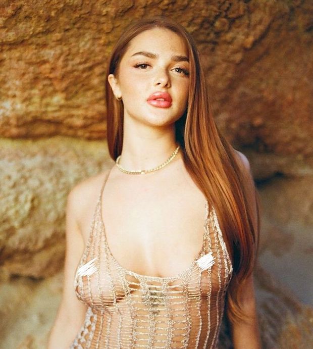 Redhead rosie Tits
