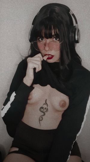 Emo - Small tits