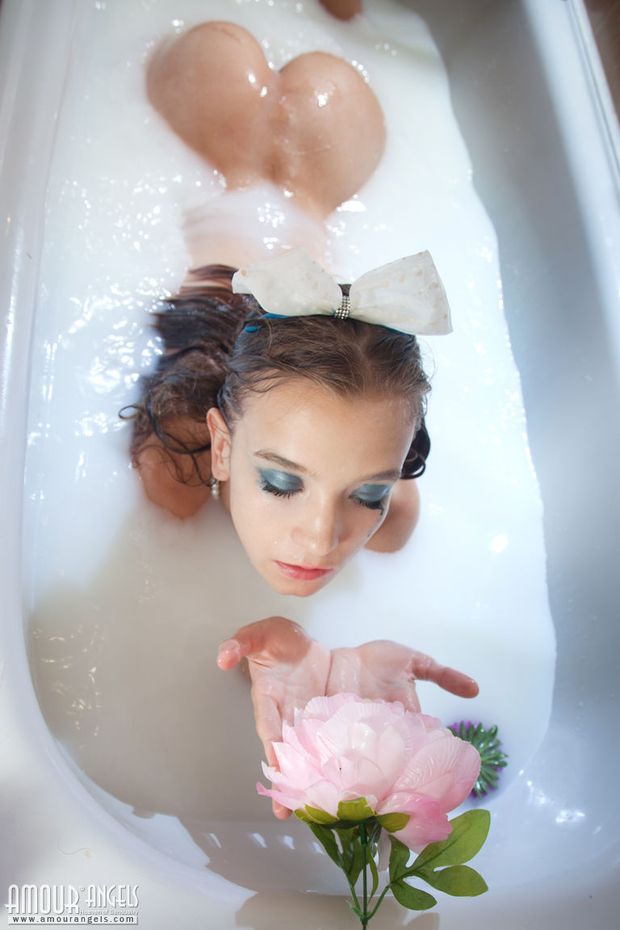 teen ass in bathtub