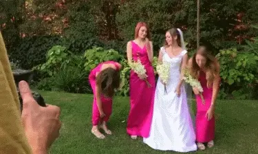 Voilà le cadeau du marié, il aura le droit à ma chatte et à celle des demoiselles d'honneur. Et je compte bien en profiter aussi