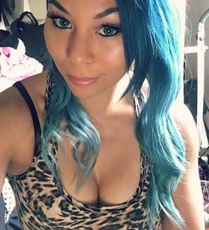 Mia Yim cute selfie