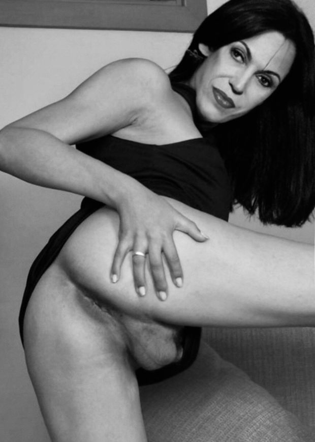 Sexy brunette Tgirl