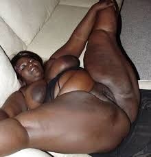 Would love to eat that chocolate creme she gives. Sexy BBW