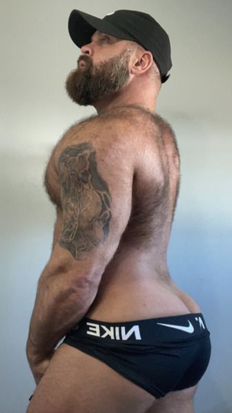 OnlyMenDaddyHairy
