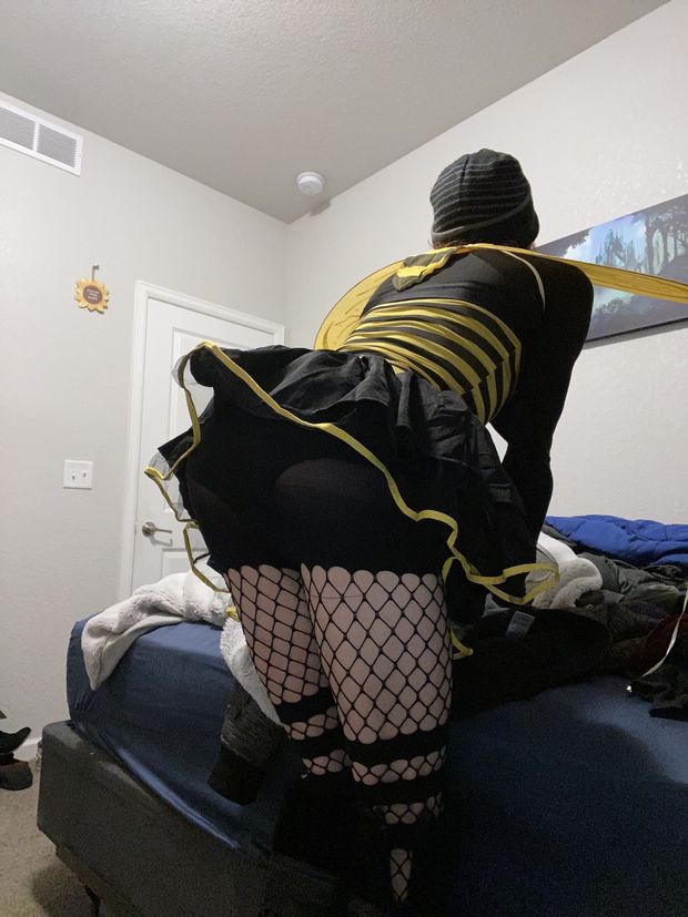 I'm bent over, what are you waiting for? Come fuck me!
