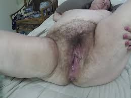 She's still letting that creampie drain