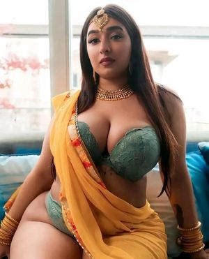 Sexy blonde with amazing ass