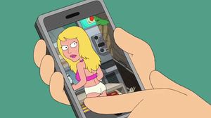 Family-Guy-Sexy-Hot-Female-Jogger-On-Peters-Phone-Reverse-Gif!