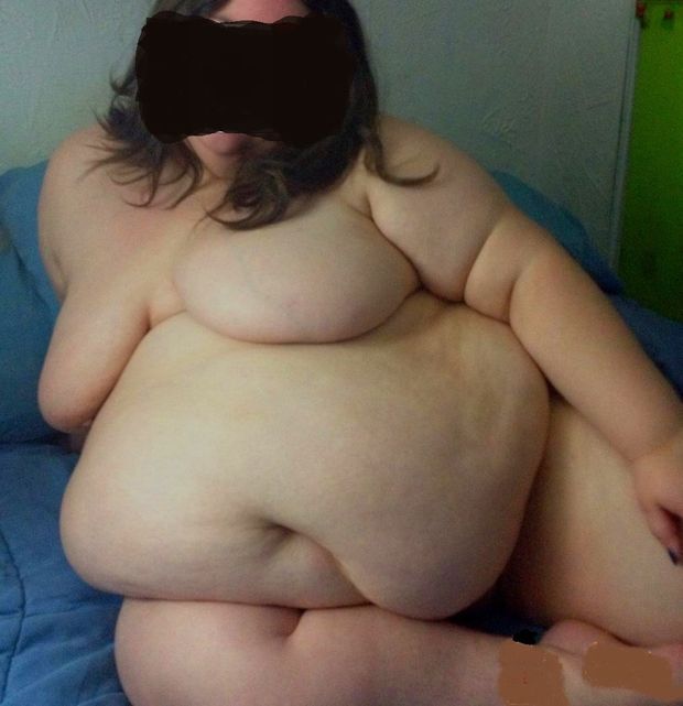I would so love to feel her huge belly pushing against me as I fuck her  fat pussy!