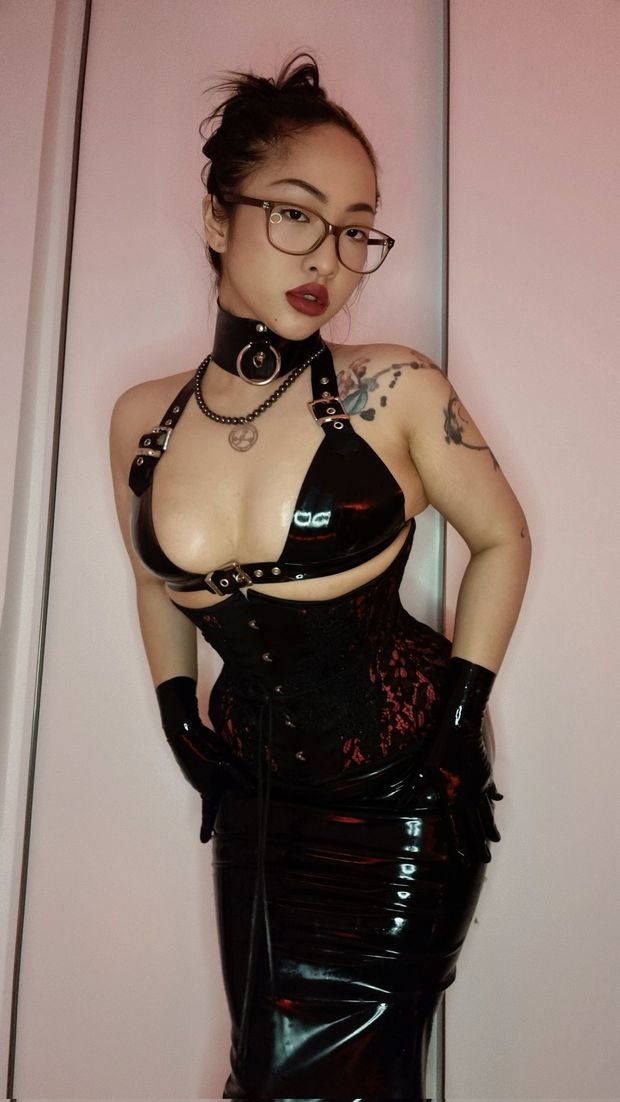 Corset asian latex