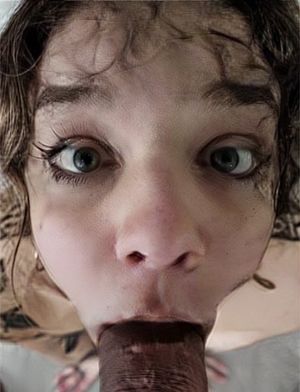 Sexy lil teenslut Leahanne Montonya chokes down on a huge BBC