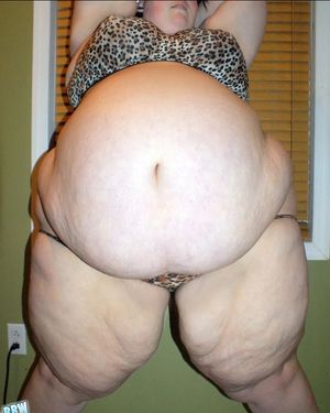 OMG! So big and thick! I could spend many Hrs. tween those thighs and under her huge belly!!