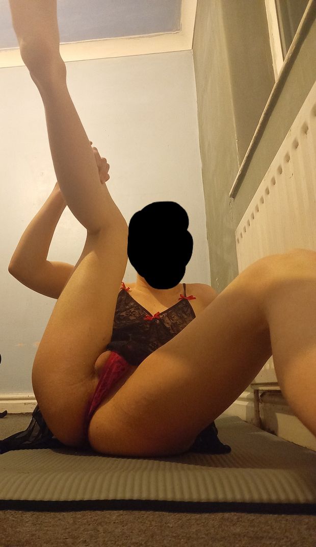 Twink showing off