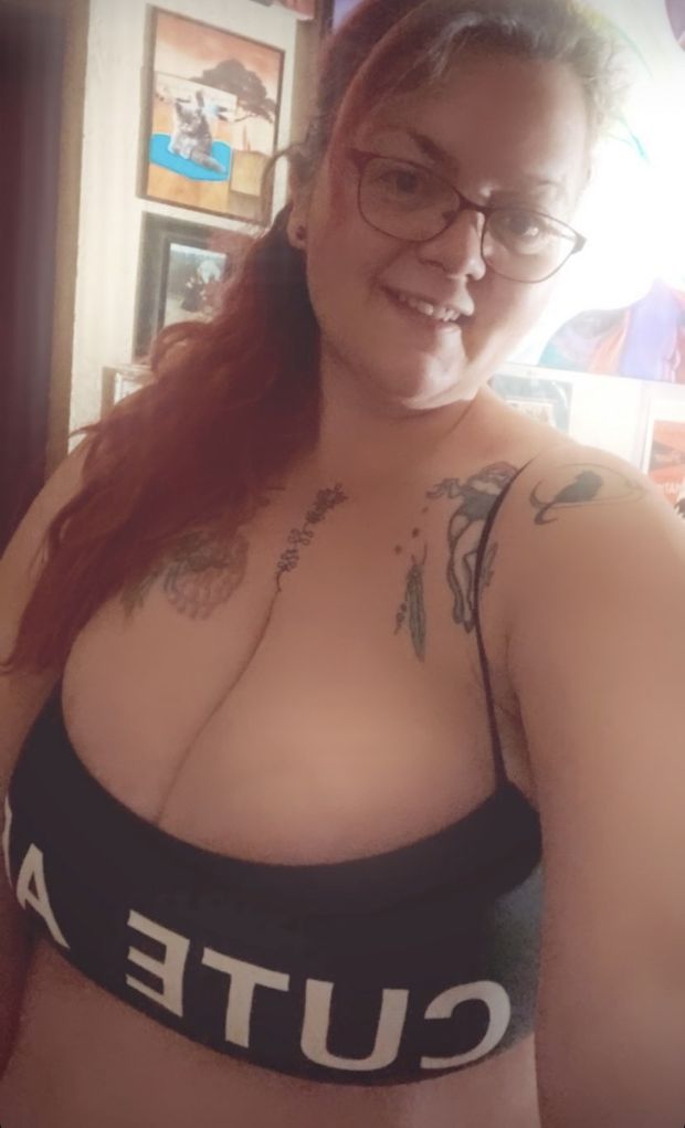 Acurvyredhead